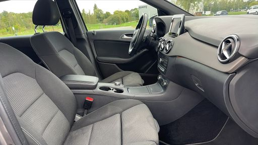Mercedes Classe B 180 122 7G-DCT - Inspiration – 2018 – 89870 km – Essence – Boîte Automatique — photo 14