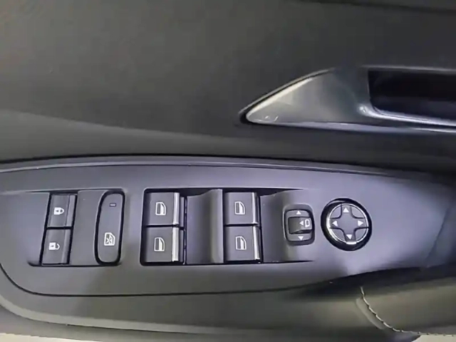 Peugeot 308 phev 225 e-eat8 — photo 34