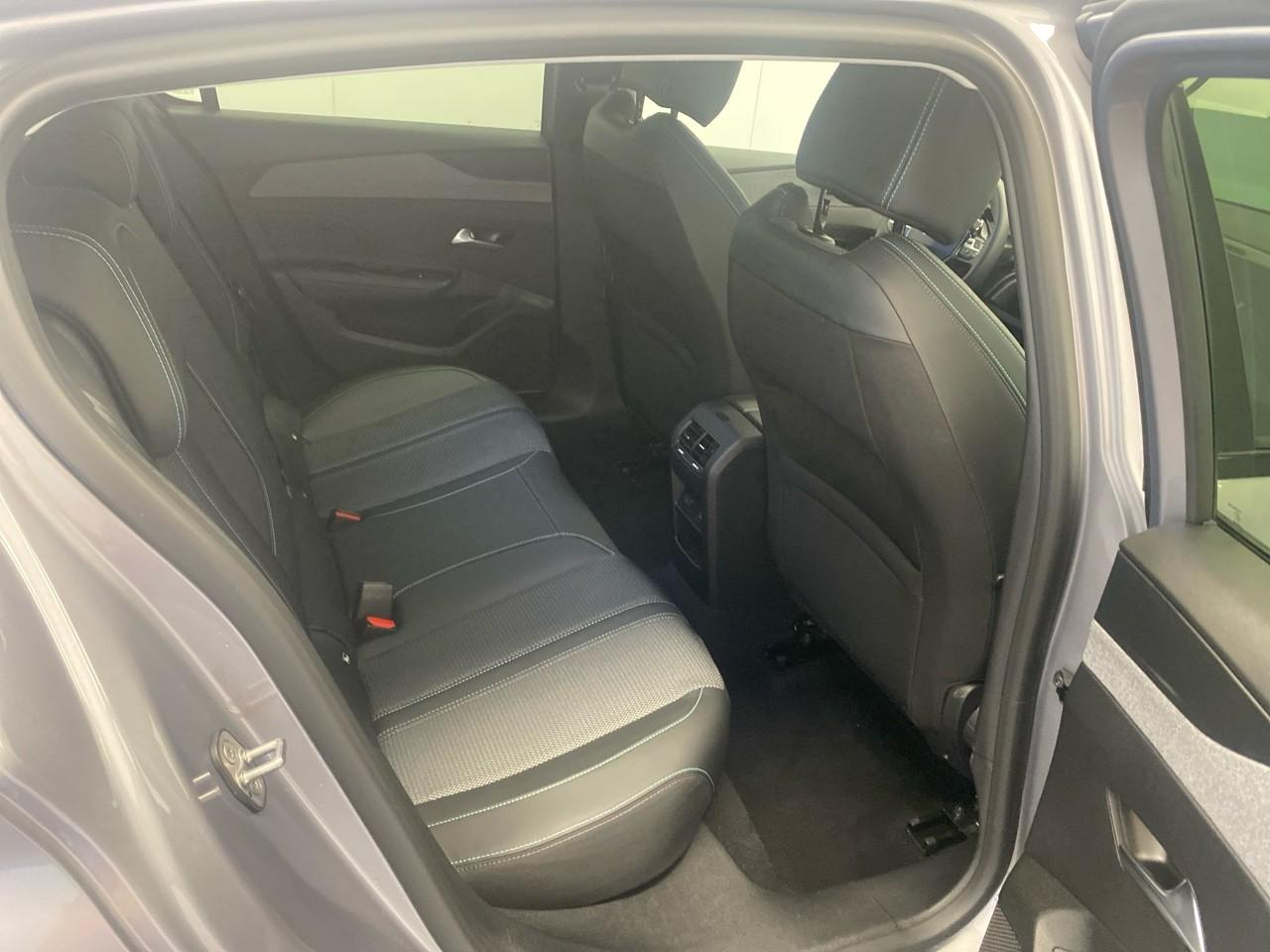 Peugeot 308 hybrid 145 e-dcs6 allure — photo 23