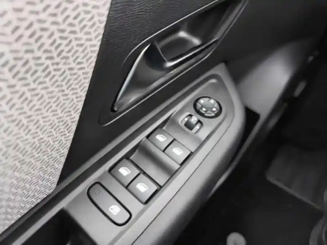 Citroën C4 hybride 136 e-dcs6 — photo 24