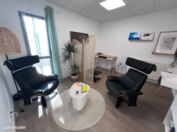 Bureaux 63 m² LE RELECQ KERHUON