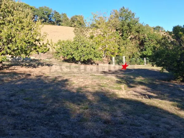Terrain 758 m²