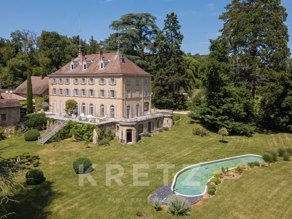 DOMAINE DE CHANILLE — DEMEURE HISTORIQUE AU CŒUR DE 19 HECTARES