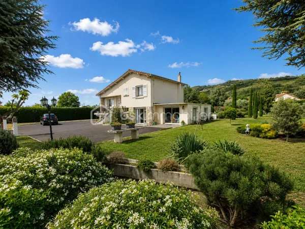 Maison 7 pièces 170 m²