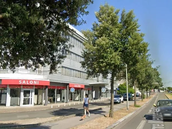 Local commercial 260 m²