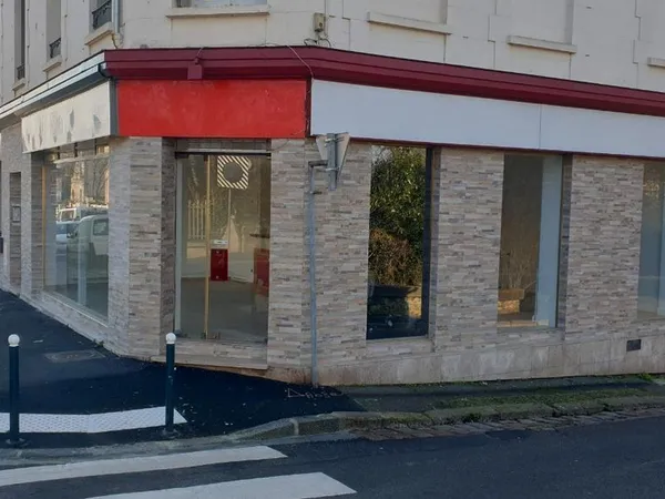Local commercial tout commerce avec vitrine 100m2