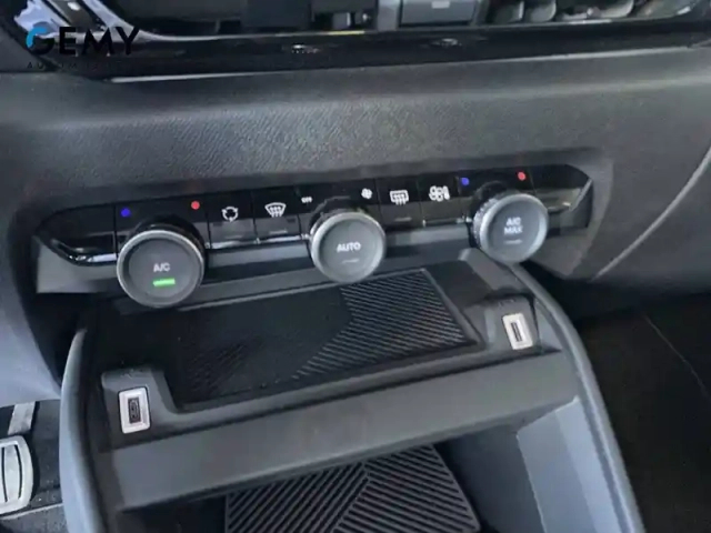 Citroën C4 e- 136 ch automatique — photo 18