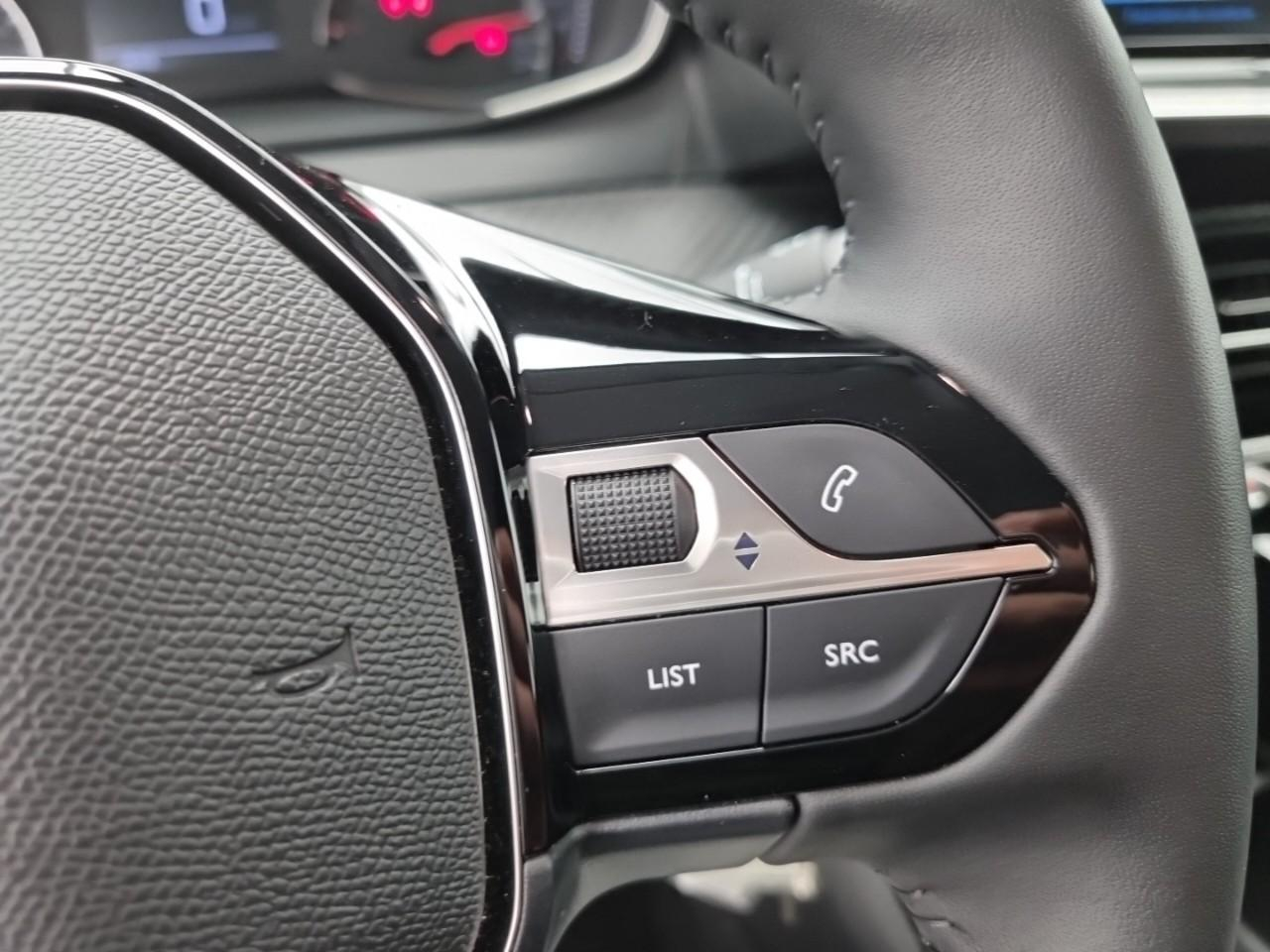 Peugeot 208 100 s&s bvm6 style — photo 24