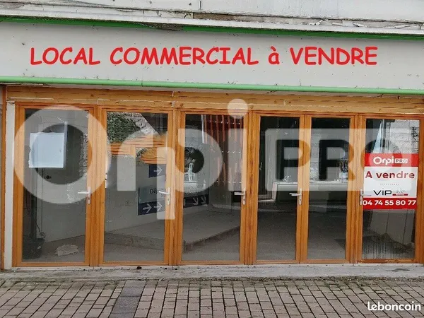 Local commercial 153 m²