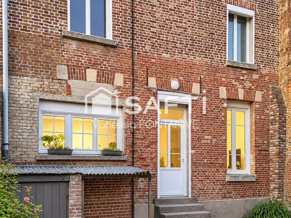 Maison de caractère en centre ville avec le charme et la tranquillité de la campagne