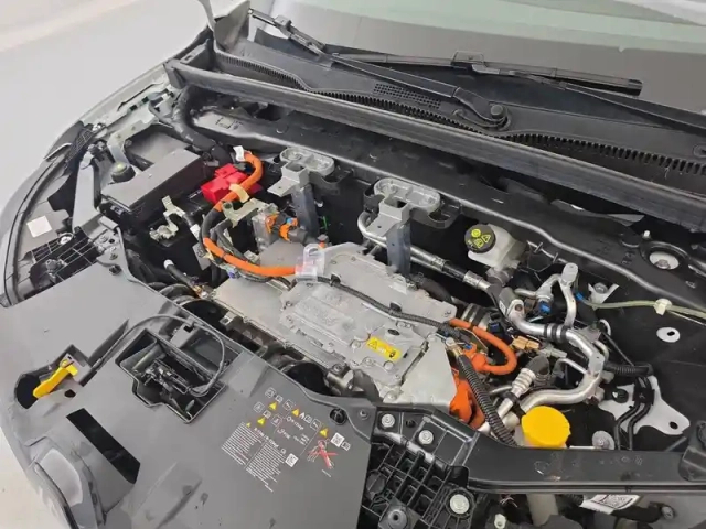 Renault Megane e-tech ev60 130ch super charge — photo 56