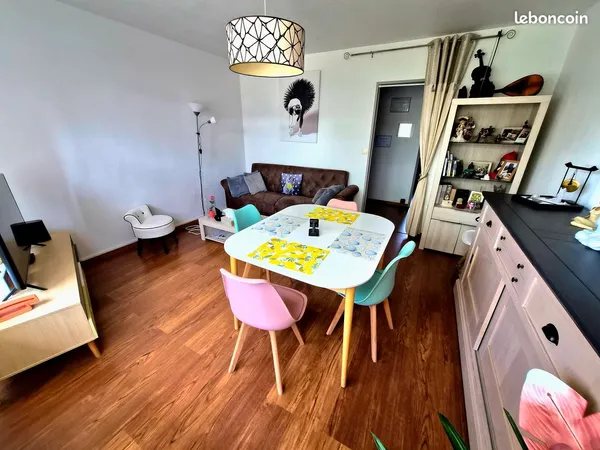 F3 66 m² en excellent état - Ascenseur - Saint-Saulve - 119 000