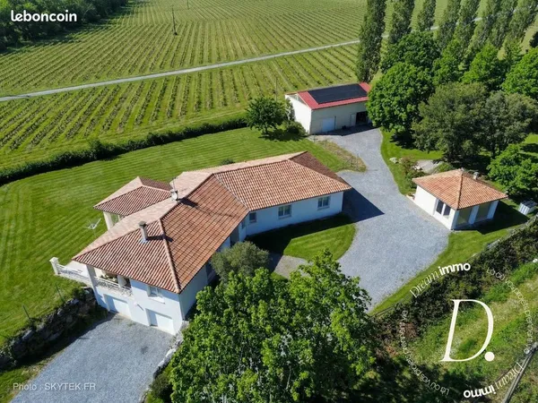 Maison 7 pièces 220 m²