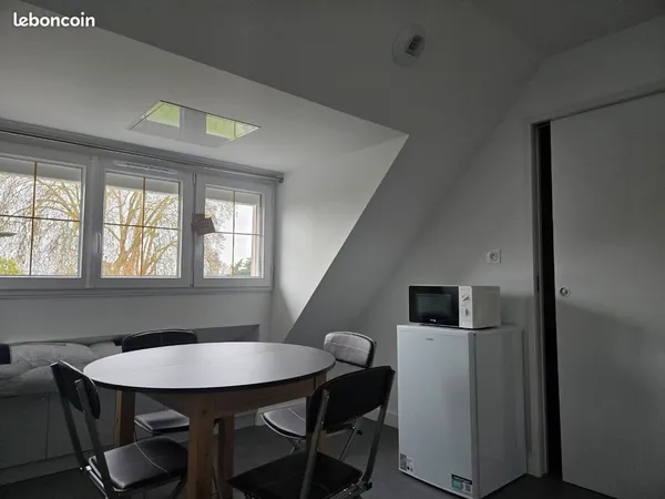 Studio 1 pièce 12 m²