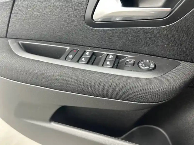 Peugeot 208 puretech 75 s&amp;s bvm5 — photo 35