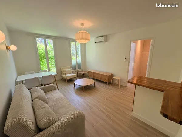 Location meublée appartement 2 pièces 42 m² Cassis (13260) 990