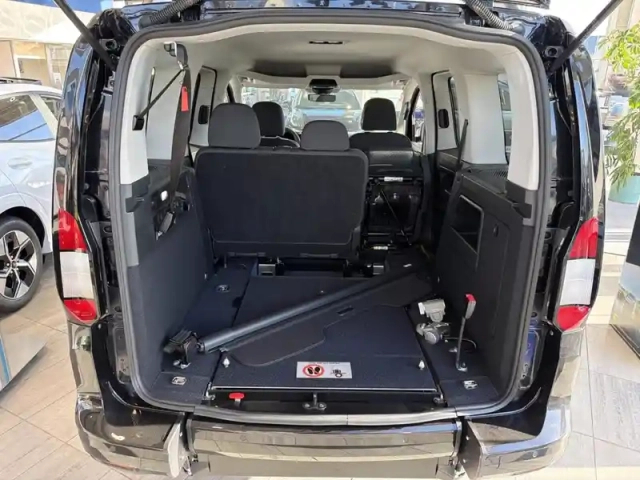 Ford Tourneo Connect 2.0 ecoblue 122ch titanium dct7 — photo 12