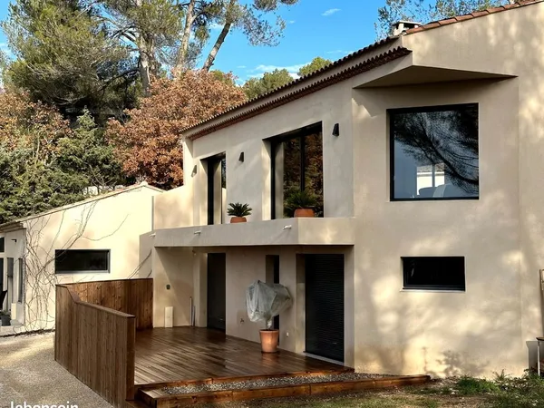 Appartement T3 65m2 avec terrasse de 50m2 et deux stationnements