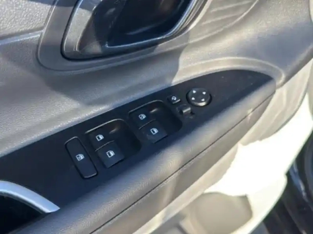 Hyundai Bayon 1.0 t-gdi 100ch creative — photo 15