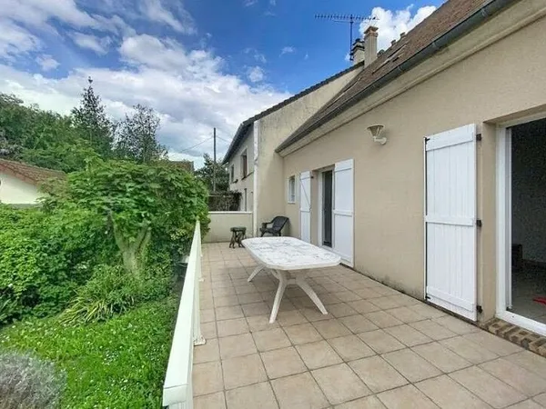 Centre-ville de Viry-Châtillon - Maison familiale aux beaux volumes, sans travaux