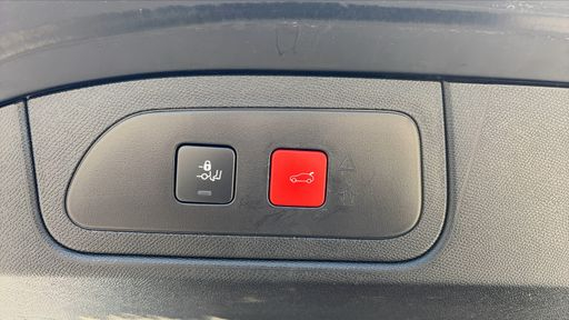 DS DS7 Crossback 2.0 BlueHDi 180 EAT8 - Performance Line + – 2020 – 130464 km – Diesel – Boîte Automatique — photo 27