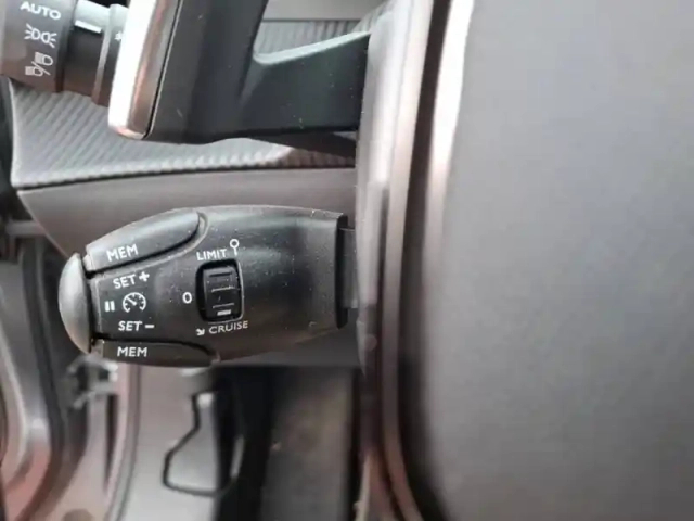 Peugeot 2008 puretech 130 s&amp;s eat8 — photo 21