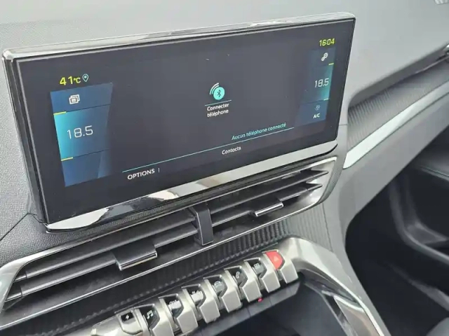 Peugeot 3008 phev hybrid 180 eat8 — photo 10