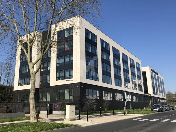 Bureaux 723 m²