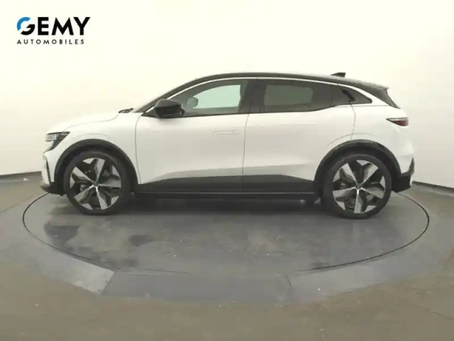 Renault Megane e-tech 220 ch autonomie confort gsr2 — photo 19