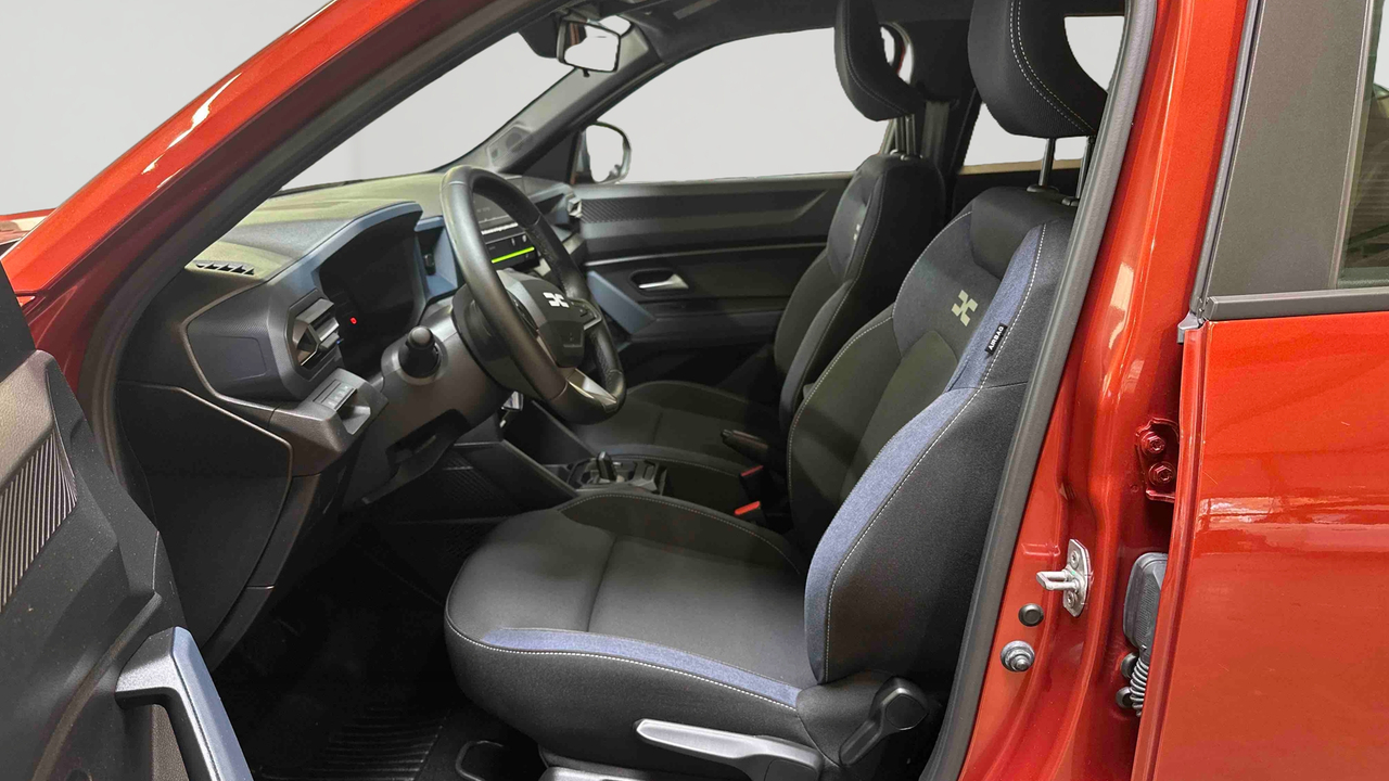 Dacia Duster Hybrid 140 — photo 28