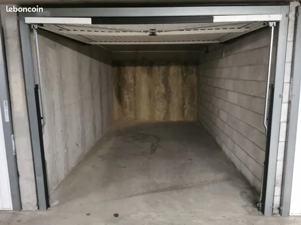 Box garage