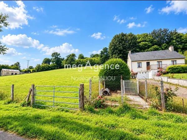PAVILLON VIE DE PLAIN PIED SUR SOUS-SOL AVEC DEPENDANCE ET TERRAIN 9103 m2 NOUES DE SIENNE