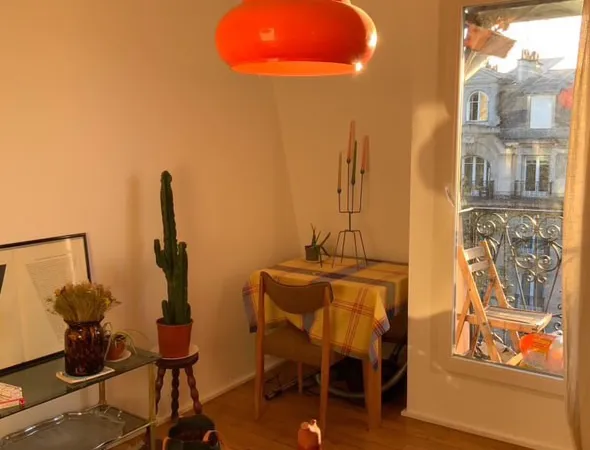 Petit cocon parisien en location pour l'été avec vue sur le Sacré-Coeur