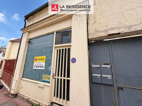 Local commercial 1 pièce 43 m²