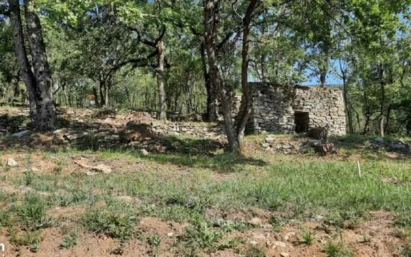 Terrain 1572 m²