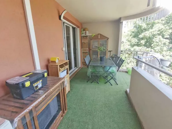 Vence proche centre - Appartement 3 pièces de 64 m2 avec ter