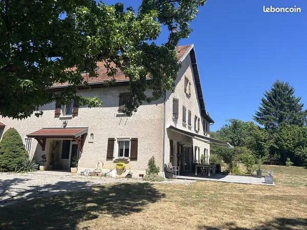 Ferme 8 pièces 220 m²