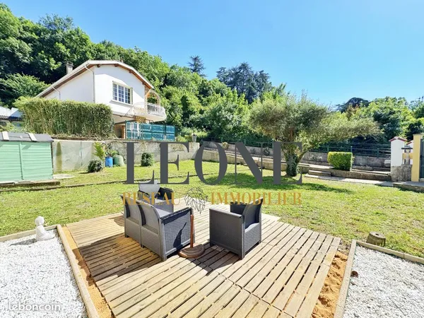 Maison 8 pièces 97 m²