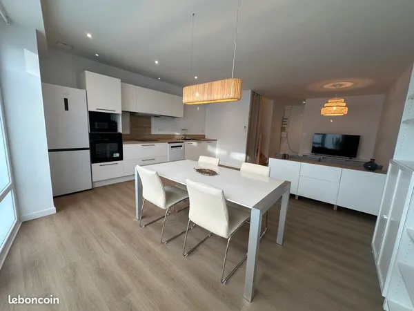 À LOUER - T3 MEUBLÉ DE 85 m² - RÉNOVÉ AVEC GOÛT - DPE B - L'ISLE-EN-DODON (31230) 775/ mois charges 