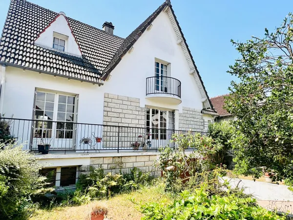 Maison 8 pièces 147 m²