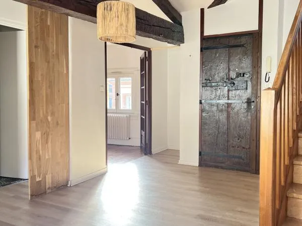 T3 duplex métro Carmes + clim + ascenseur surface totale 68 m²