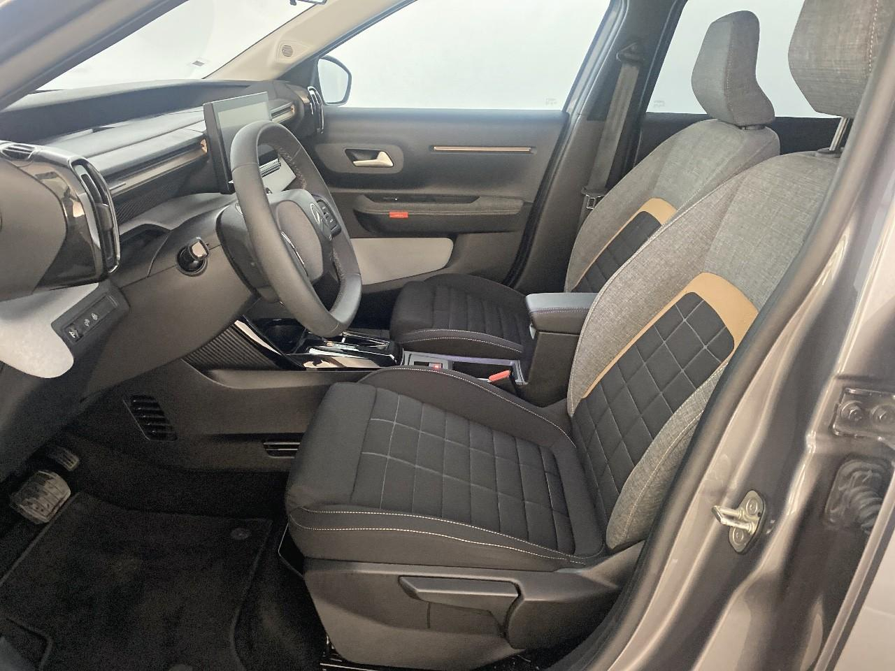 Citroën C3 Aircross hybride 145 ch aut plus — photo 9