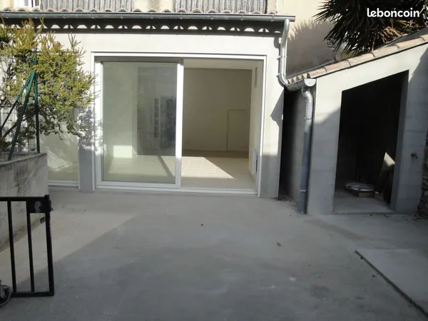 Qu Jean jaures / Fontaine appartement 4 pièces rénové calme terrasse Sud parking