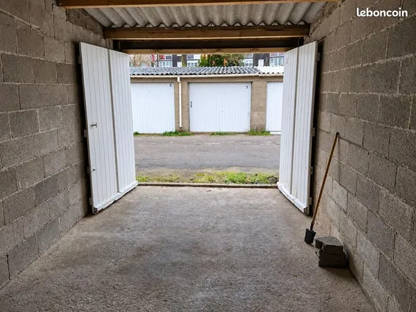 Parking 17 m² La Roche Sur Yon