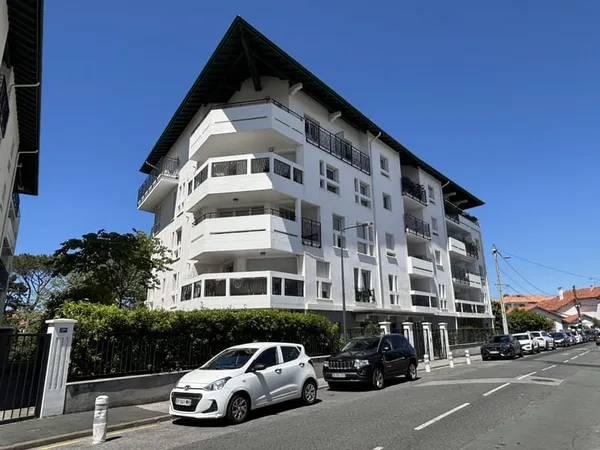 Appartement T3 avec terrasses,parking et cave