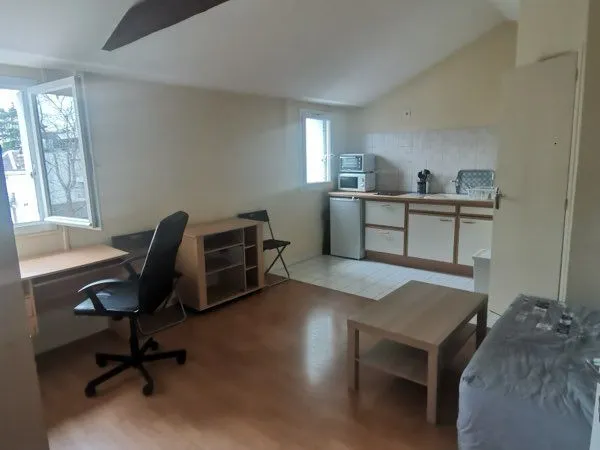 Studio Tours proche centre ville