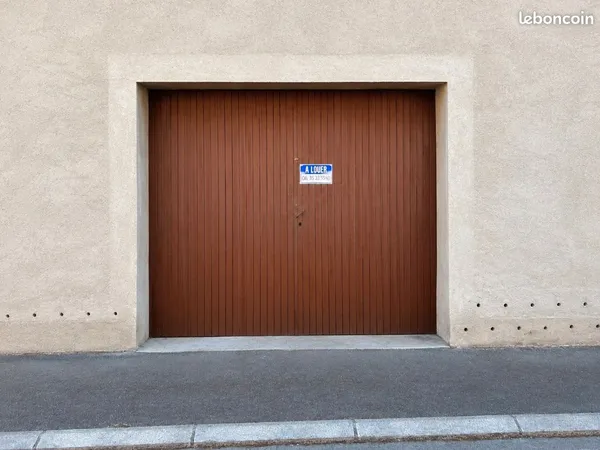 GARAGE 40m2