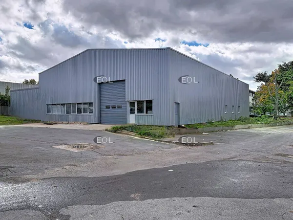 Entrepôt 1320 m²