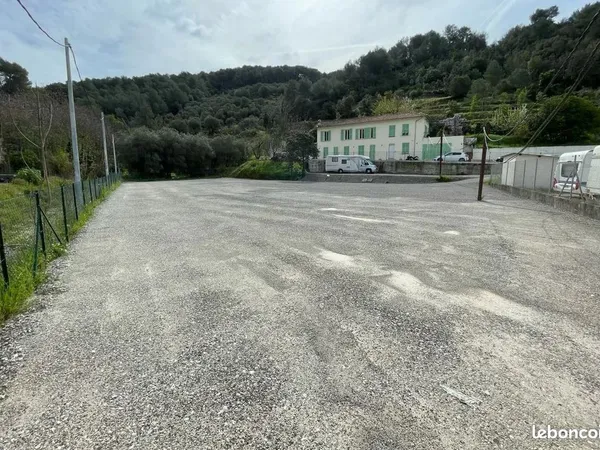 LOCATION TERRAIN 1705 M² et BUREAUX 225M²