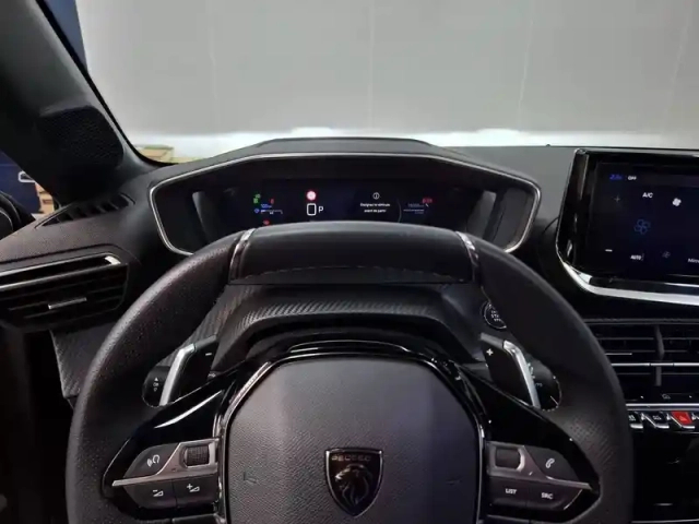 Peugeot 208 hybrid 110 e-dcs6 — photo 18